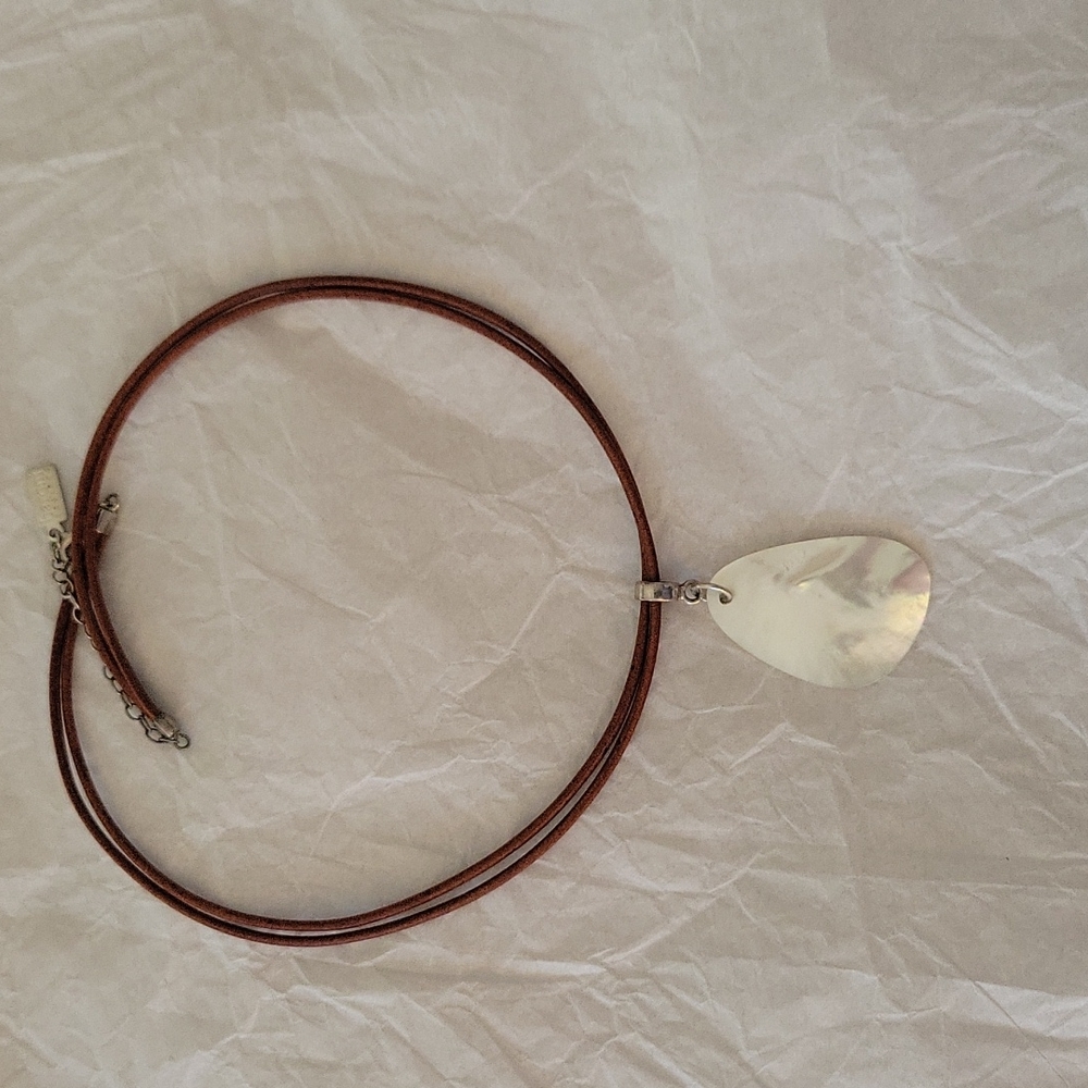 Baroni Design Mother of Pearl pendant necklace